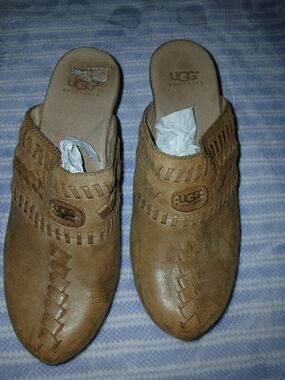 UGG Australia Woven Leather Clogs - Tan